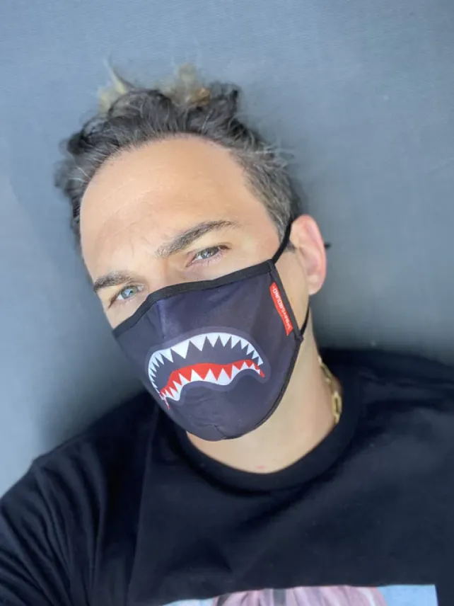 FACE MASKS>SPRAYGROUND ADULT SHARK LOGO (BLACK) FORM-FITTING FACE MASK