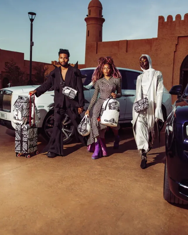 HANDBAGS>SPRAYGROUND A.I.8 AFRICAN INTELLIGENCE - ORIGIN STORY SHARK HANDBAG