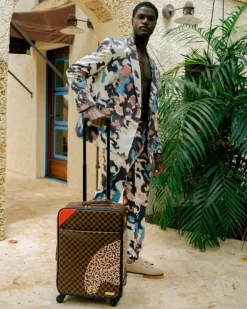 CARRY-ON LUGGAGE><noscript><img width=