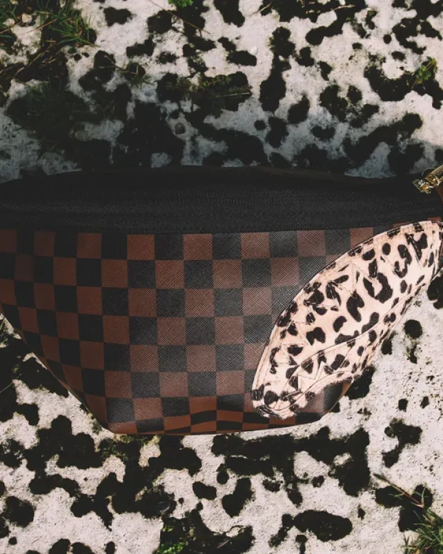 CROSSBODYS>SPRAYGROUND A.i.3 THE LEGACY SAVVY CROSSBODY