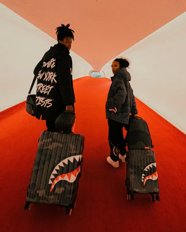 FULL-SIZE LUGGAGE>SPRAYGROUND 3AM SHARKNAUTICS 29.5u201d FULL-SIZE LUGGAGE