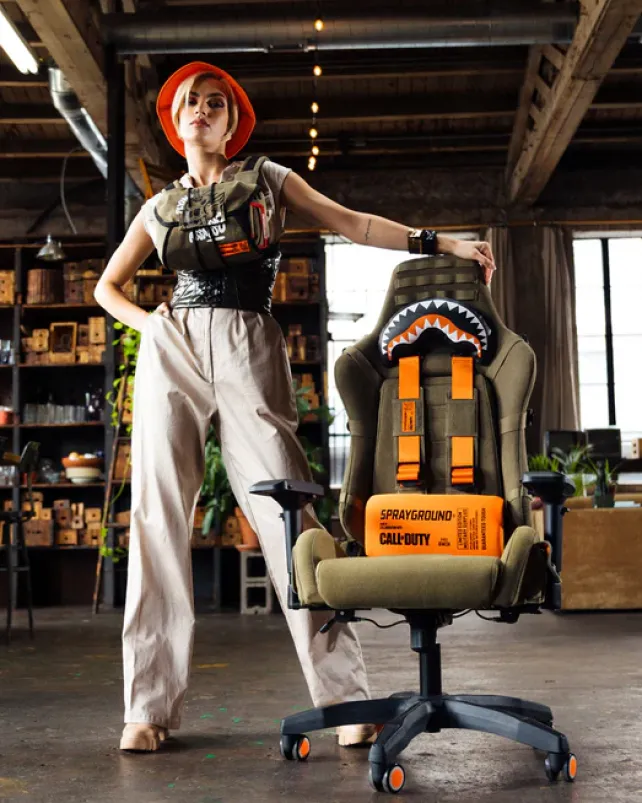 CROSSBODYS>SPRAYGROUND CALL OF DUTY FLYING ASSASSINS PARACHUTE CHESTPACK
