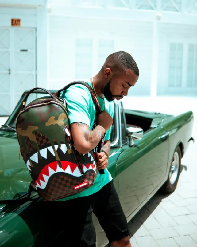 BACKPACKS>SPRAYGROUND CAMO DRIP SHARKS IN PARIS BACKPACK (DLXV)