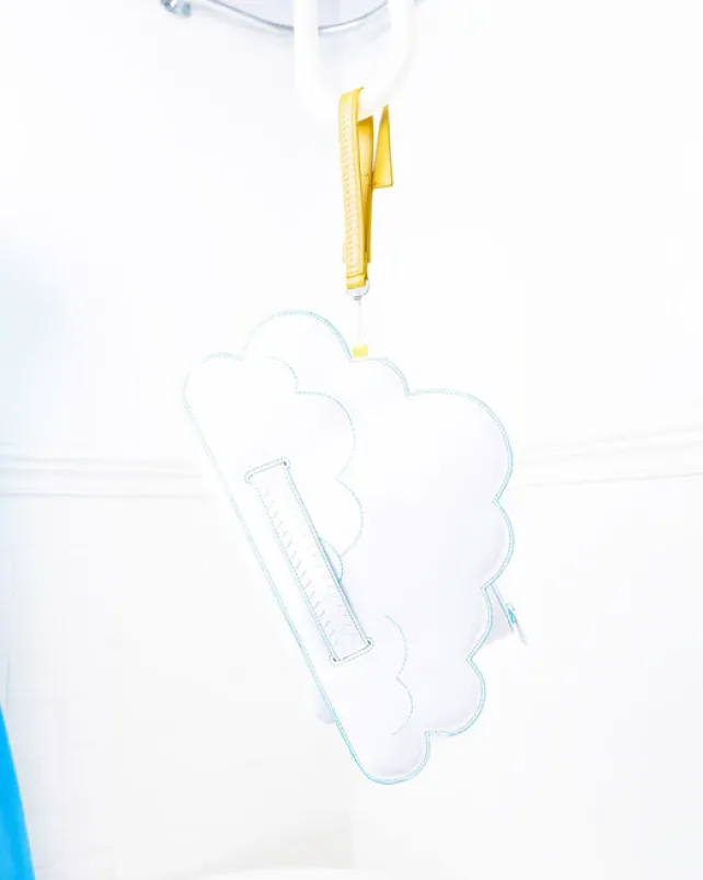 CROSSOVER CLUTCHES>SPRAYGROUND CLOUDY WITH A CHANCE OF SHARK CROSSOVER CLUTCH
