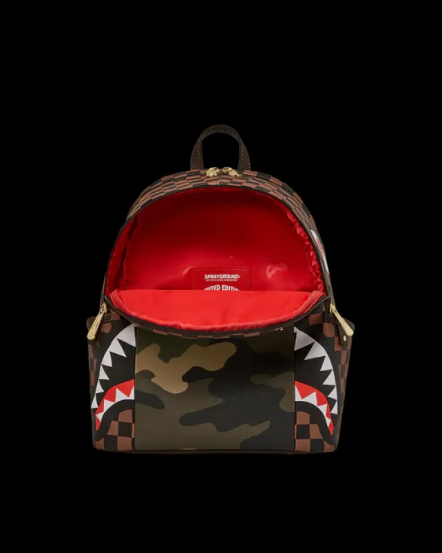 SAVAGES|BACKPACKS>SPRAYGROUND EXTERIOR GOLD ZIP POCKET SHARKS IN PARIS SAVAGE BACKPACK