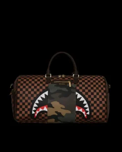 DUFFLES>SPRAYGROUND EXTERIOR GOLD ZIP POCKET SHARKS IN PARIS DUFFLE