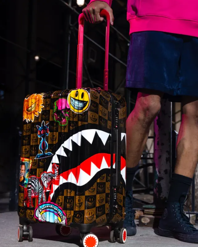 CARRY-ON LUGGAGE>SPRAYGROUND GLOBAL MOGUL POPAGANDA RON ENGLISH EDITION HARDSHELL CARRY-ON LUGGAGE