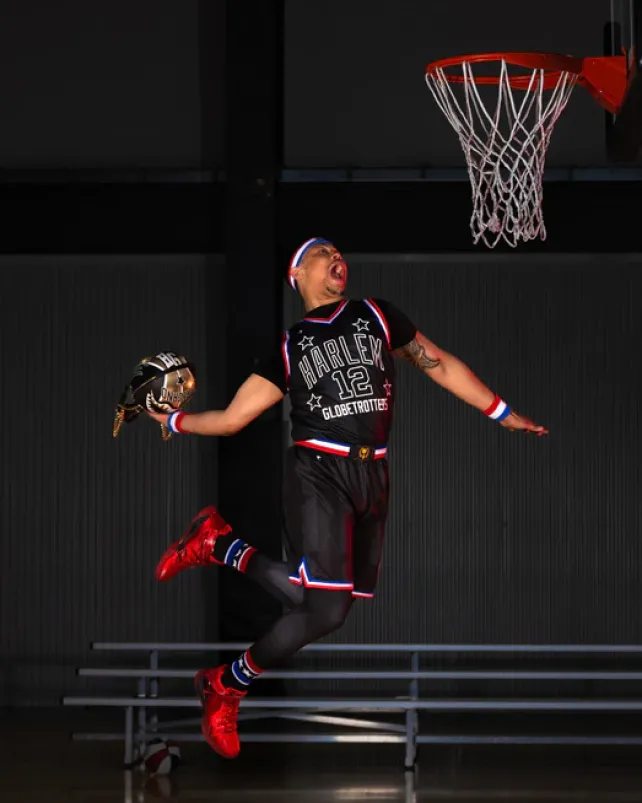 HANDBAGS|BACKPACKS>SPRAYGROUND HARLEM GLOBETROTTERS BASKETBALL BAG