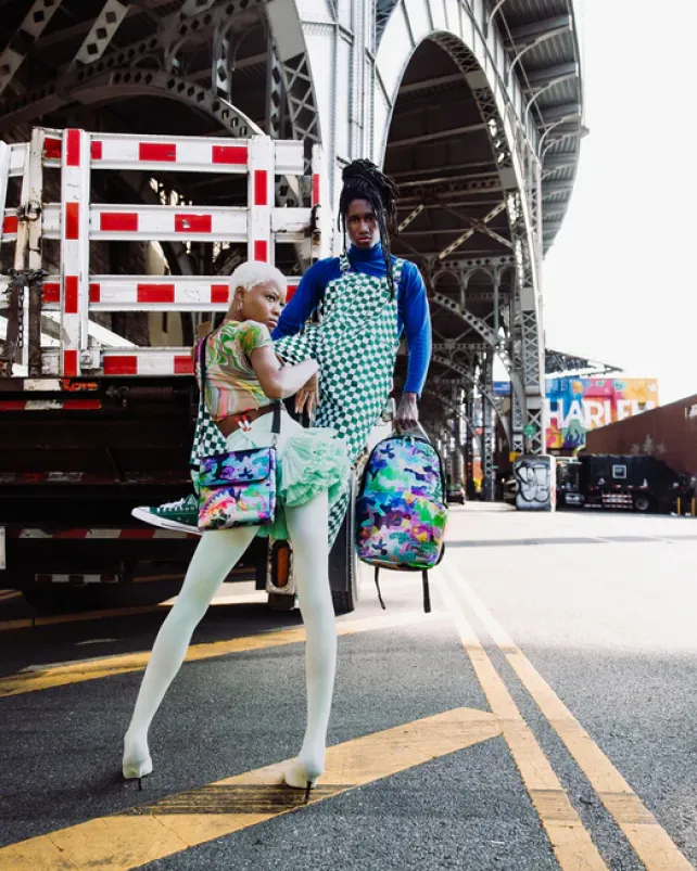 SLINGS|CROSSBODYS>SPRAYGROUND HEAVY RHYTHM MESSENGER SLING BAG