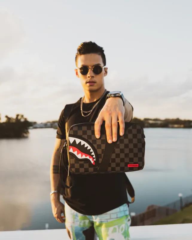 TOILETRIES AKA MONEY BAGS>SPRAYGROUND HENNY AIIR TO THE THRONE TOILETRY BAG