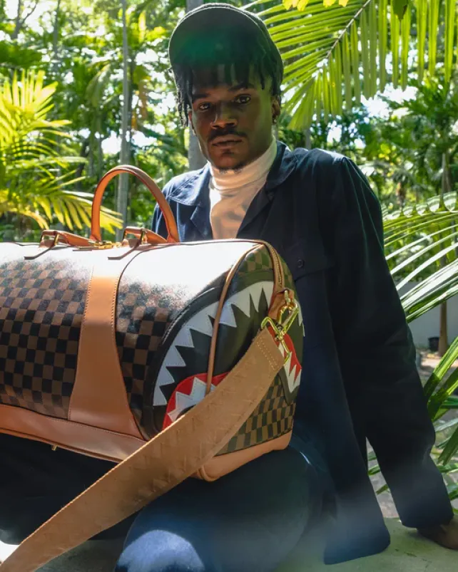 DUFFLES>SPRAYGROUND HENNY AIR TO THE THRONE DUFFLE