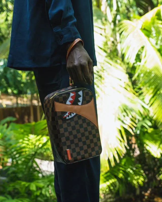 TOILETRIES AKA MONEY BAGS>SPRAYGROUND HENNY AIR TO THE THRONE TOILETRY