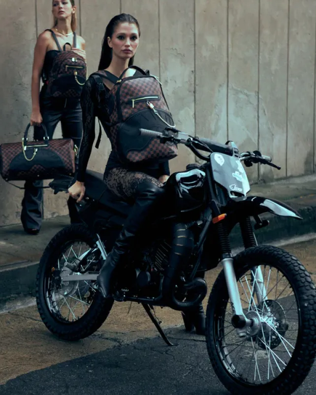 BACKPACKS>SPRAYGROUND HENNY LOCK SHARKS IN PARIS BACKPACK (DLXV)