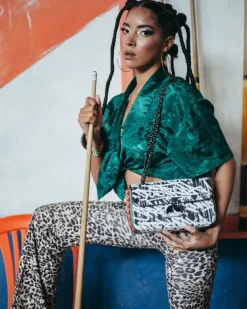 HANDBAGS><noscript><img width=