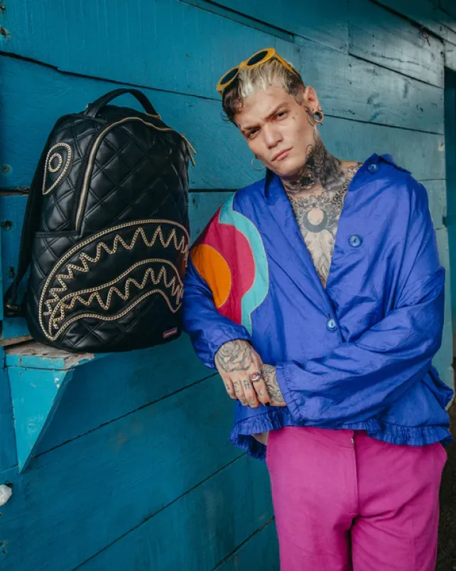 BACKPACKS>SPRAYGROUND NOIR QUILT GOLD CHAIN SHARK BACKPACK (DLXV)