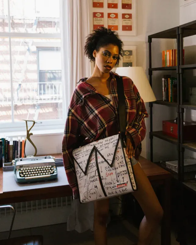 SLINGS|CROSSBODYS>SPRAYGROUND OFFICIAL BASQUIAT UNTITLED (CHEESE POPCORN) 1983 SLING MESSENGER