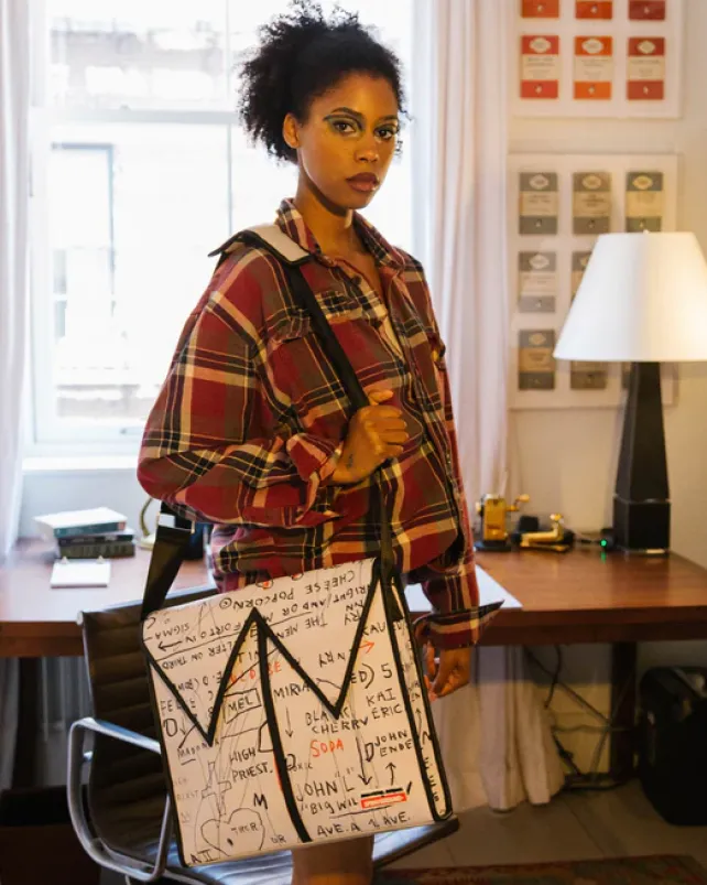 SLINGS|CROSSBODYS>SPRAYGROUND OFFICIAL BASQUIAT UNTITLED (CHEESE POPCORN) 1983 SLING MESSENGER