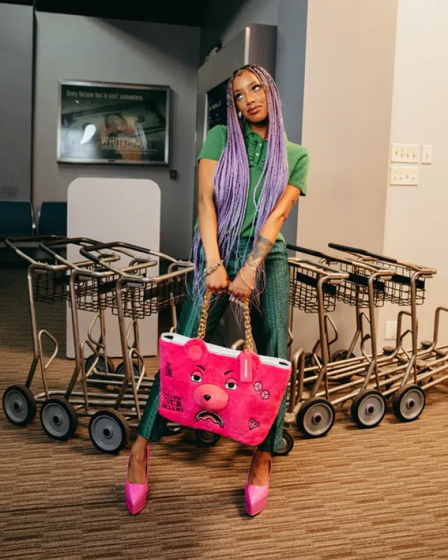 TOTES|HANDBAGS>SPRAYGROUND PLUSH MONEYBEAR TOTE (PINK)