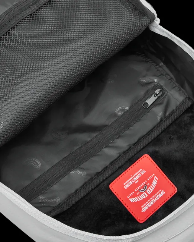 BACKPACKS>SPRAYGROUND SHARK CENTRAL BACKPACK WHT/WHT (DLXV)