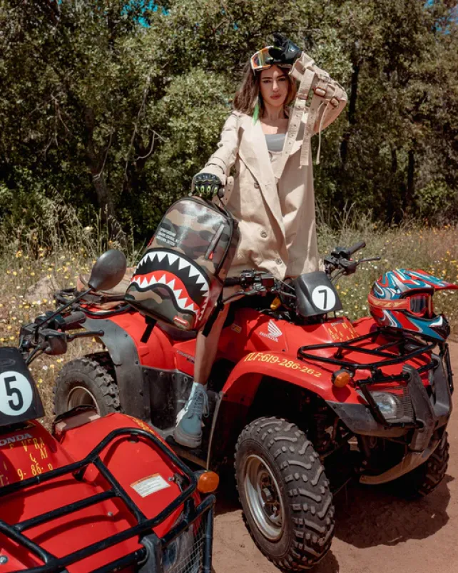 BACKPACKS>SPRAYGROUND SHARK CENTRAL OUTPOST (DLXV)