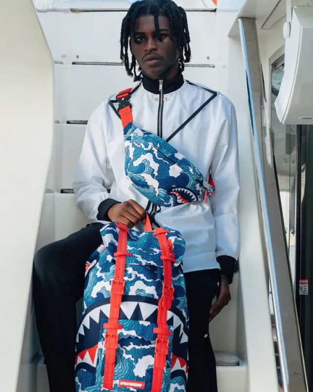 CROSSBODYS>SPRAYGROUND SHARK WAVE SAVVY CROSSBODY