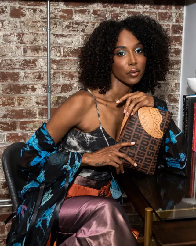 CROSSOVER CLUTCHES>SPRAYGROUND SHARKFINITY CROSSOVER CLUTCH
