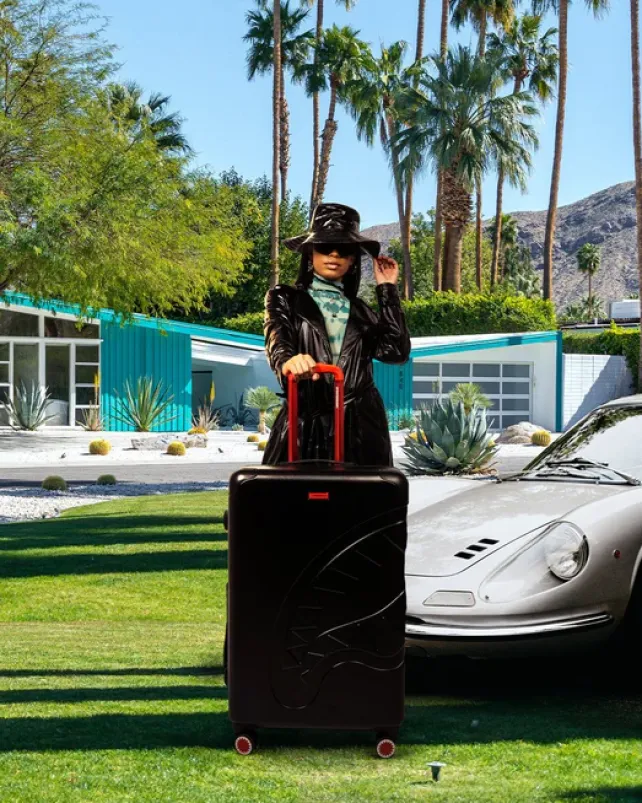 FULL-SIZE LUGGAGE>SPRAYGROUND SHARKITECTURE MOLDED 29u201d FULL-SIZE LUGGAGE