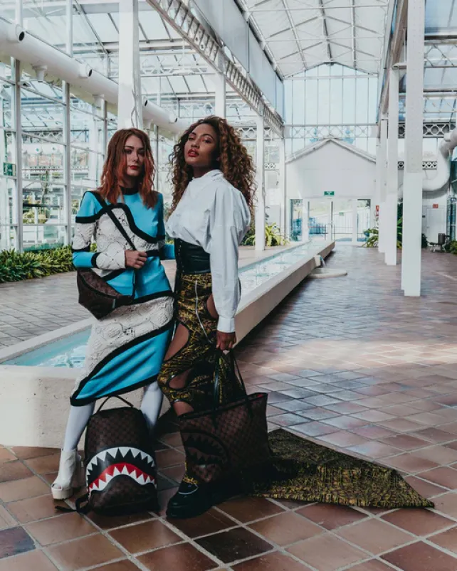 BACKPACKS>SPRAYGROUND SHARKS AND SKULLS BACKPACK (DLXV)