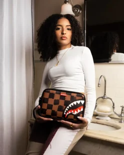 TOILETRIES AKA MONEY BAGS>SPRAYGROUND SHARKS IN PARIS VANQUISH TOILETRY BAG