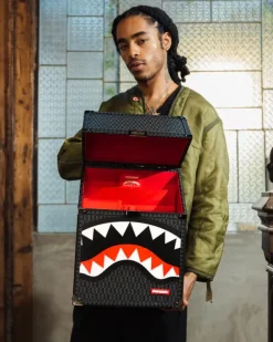 BACKPACKS>SPRAYGROUND SPRAYGATTI REVV CHATURANGA SHARK 1900 BACKPACK