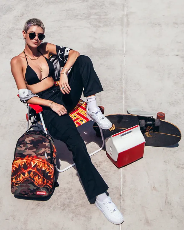 BACKPACKS>SPRAYGROUND THE LIL TJAY BURNER SHARK DLX BACKPACK