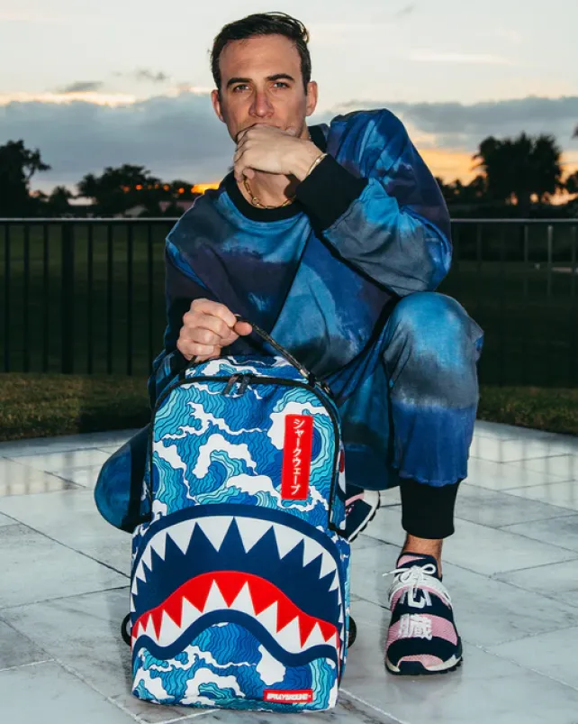 BACKPACKS>SPRAYGROUND THE SHARK WAVE (made from 100% recycled plastic bottles from the ocean)