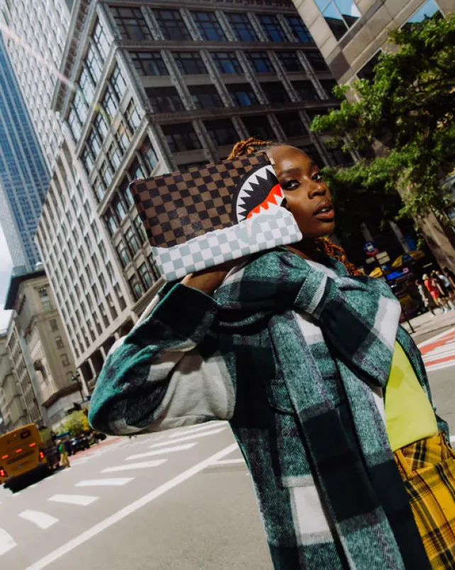 CROSSOVER CLUTCHES>SPRAYGROUND UNSTOPPABLE ENDEAVORS II CROSSOVER CLUTCH