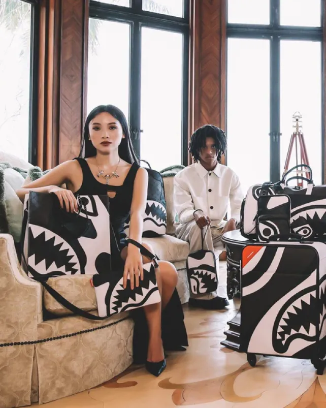 CROSSOVER CLUTCHES>SPRAYGROUND V.V.I.P. CROSSOVER CLUTCH