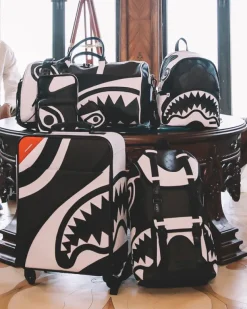 SAVAGES|BACKPACKS><noscript><img width=